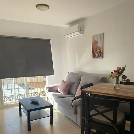 En El Centro De Nerja. Apartment